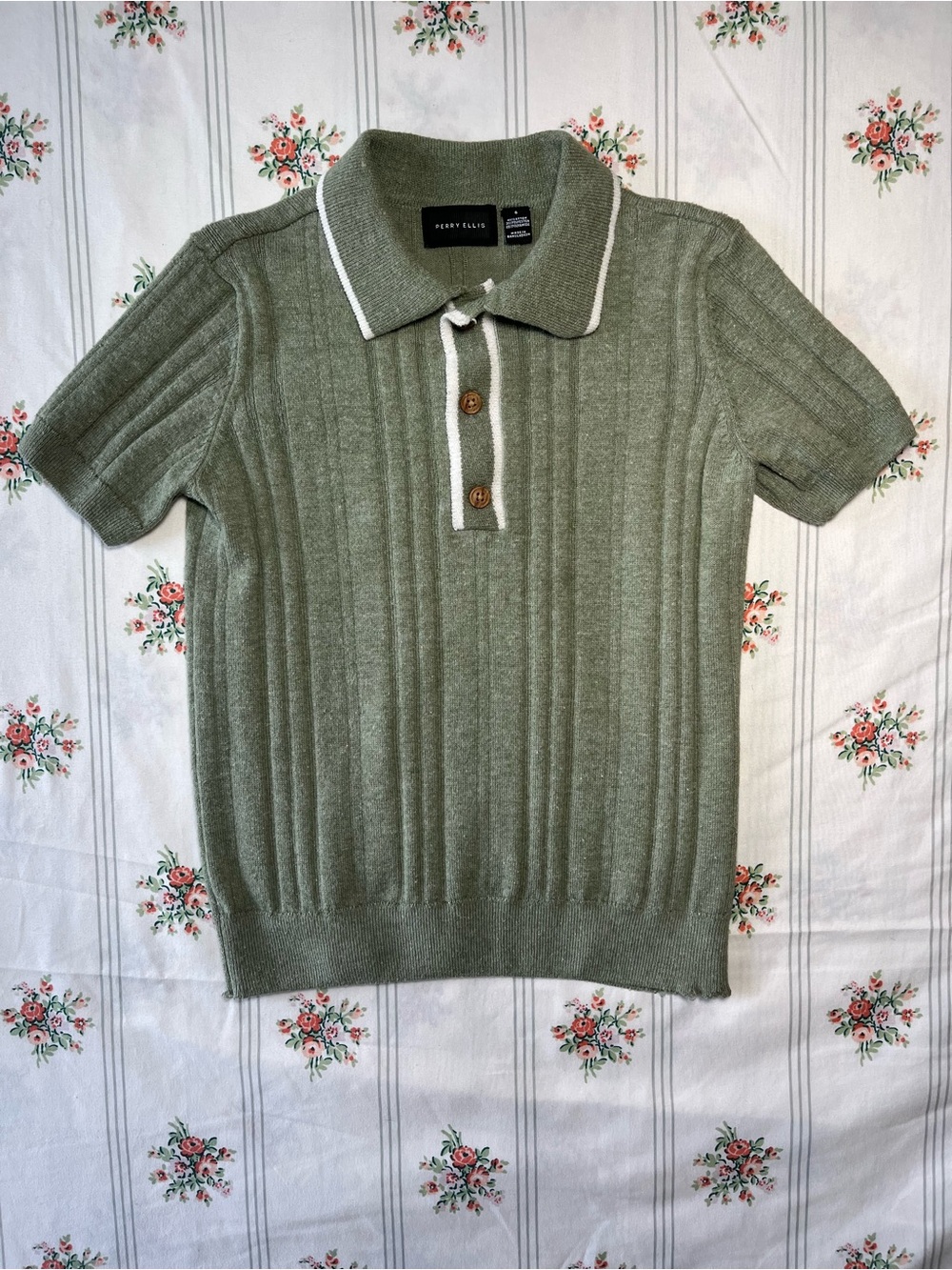 Perry Ellis Green Collared sweater Boys size 6.
